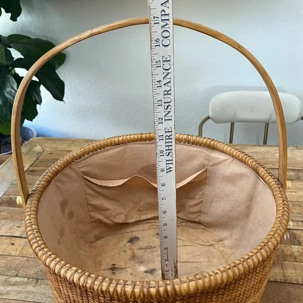 Vintage Nantucket Style Round Lined Woven Basket 15